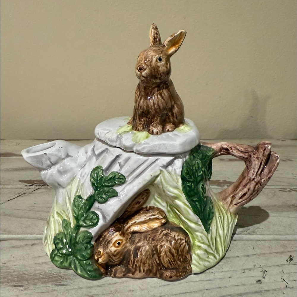 Vintage Bunny In A Tree Stump Rabbit Ceramic Teapot